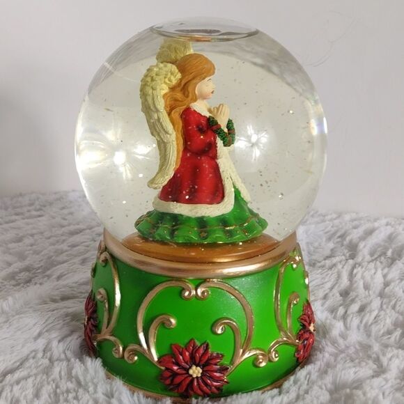 Musical Angel Praying Waterglobe  - Picture 3 of 8